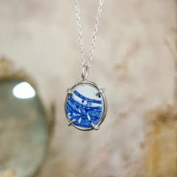 VENDU collier avec céramique aux motifs floraux et argent 